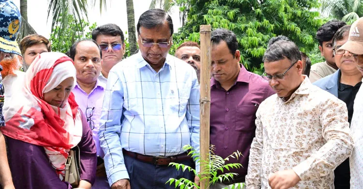 ঢাকাকে বাঁচাতে জলবায়ু পরিবর্তনের বিরুদ্ধে ‘দ্বিতীয় যুদ্ধ’ ঘোষণা ডিএসসিসি প্রশাসকের