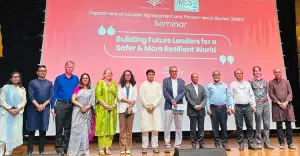 শিক্ষার্থীদের প্রযুক্তি, বিজ্ঞান ও মানবিক মূল্যবোধে সমৃদ্ধ হওয়ার আহ্বান পরিবেশ মন্ত্রীর