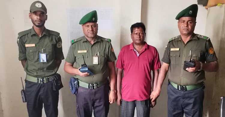 শহীদ সোহরাওয়ার্দী মেডিকেল কলেজ হাসপাতালে দালাল আটক, পুলিশের নিকট হস্তান্তর*