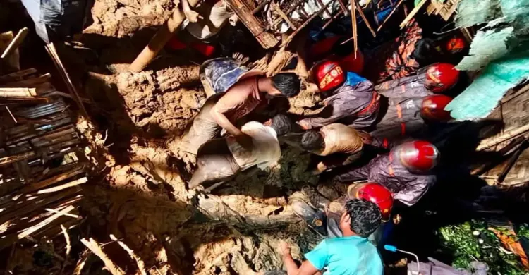 কক্সবাজারে টানা বৃষ্টিতে ভয়াবহ পাহাড়ধস, নিহত বেড়ে ৯
