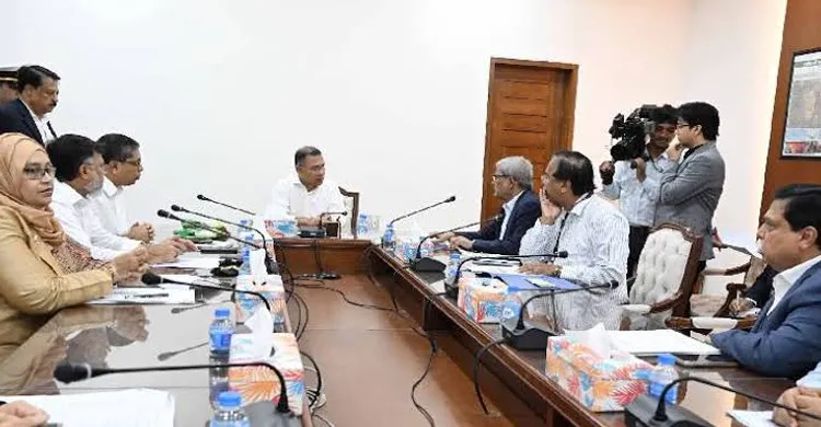 ঢাকার উত্তর ও দক্ষিণে বর্জ্য থেকে বিদ্যুৎ প্রকল্প নিয়ে প্রধানমন্ত্রীর বৈঠক