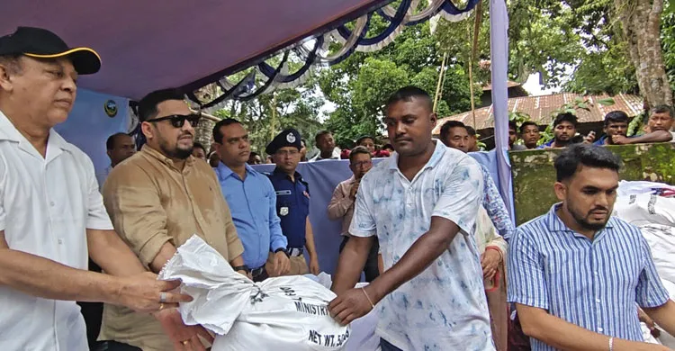জনগণই দেশের প্রকৃত মালিক, আত্মমর্যাদাশীল রাষ্ট্র প্রতিষ্ঠায় সরকার বদ্ধপরিকর: ভূমি ও পার্বত্য প্রতিমন্ত্রী ব্যারিস্টার মীর হেলাল