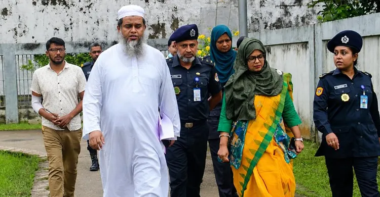 কিশোরগঞ্জ জেলা কারাগার পরিদর্শনে ডিসি, নিরাপত্তা ও বন্দিসেবার মানোন্নয়নে একাধিক নির্দেশনা