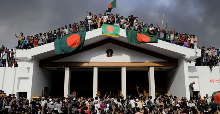 জুলাই গণ-অভ্যুত্থানে লুট হওয়া আগ্নেয়াস্ত্রের ২০ শতাংশ এখনো ধরা-ছোঁয়ার বাইরে