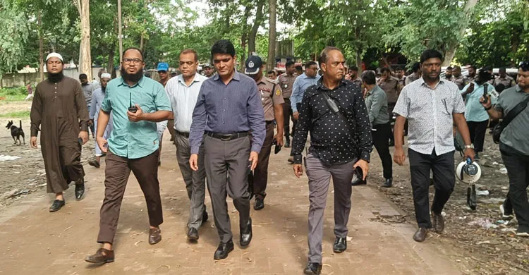 সোহরাওয়ার্দী উদ্যানে যৌথ উচ্ছেদ অভিযান, অপসারণ করা হলো অবৈধ স্থাপনা ও দোকানপাট