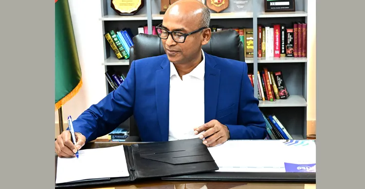 সিআইডির প্রধান হিসেবে দায়িত্ব নিলেন ব্যারিস্টার মোহাম্মদ মোশাররফ হোছাইন