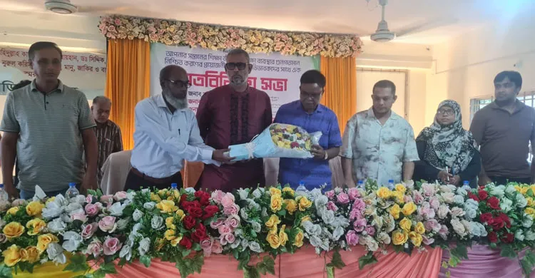 সোনাগাজীর নবাবপুরে শিক্ষার মানোন্নয়নে অভিভাবকদের সঙ্গে মতবিনিময় সভা