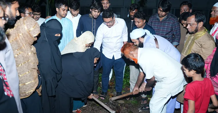 ঢাবিতে ‘নির্ভীক জুলাই’ স্মৃতিস্তম্ভের ভিত্তিপ্রস্তর স্থাপন