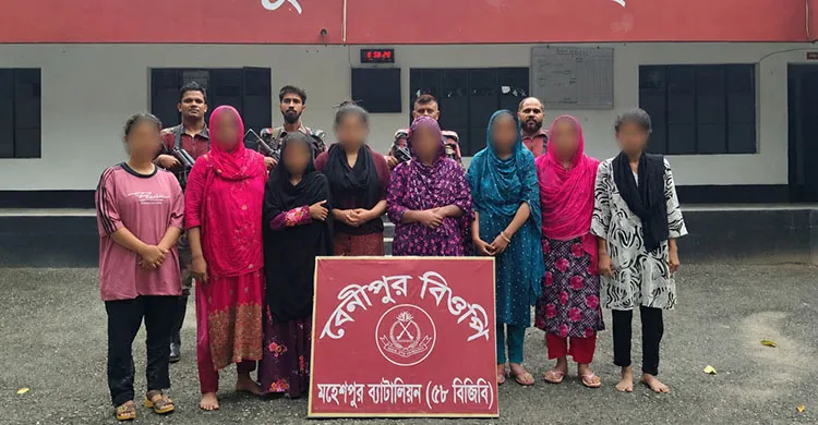 জীবননগরে অবৈধভাবে ভারতে অনুপ্রবেশের সময় ৮ বাংলাদেশী নারী আটক