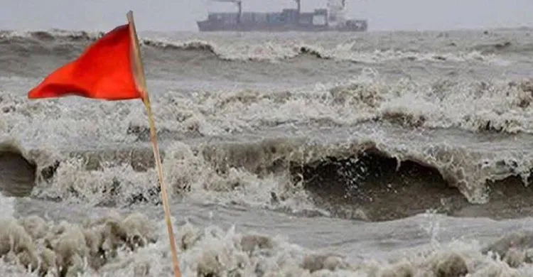 উত্তর বঙ্গোপসাগরে লঘুচাপ, চার সমুদ্রবন্দরে ৩ নম্বর সতর্কসংকেত