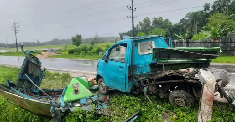 কক্সবাজারে বাস-জিপ সংঘর্ষে নিহত ৪, আহত ৬