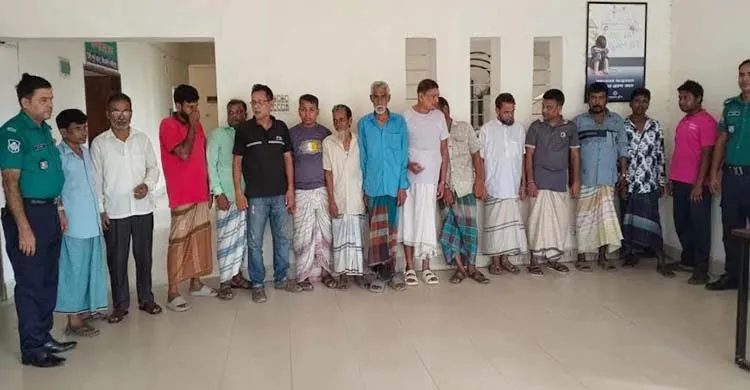 টঙ্গীতে জুয়ার আসরে পুলিশি অভিযানে বিএনপি নেতার বাধা, গ্রেপ্তার ১৫