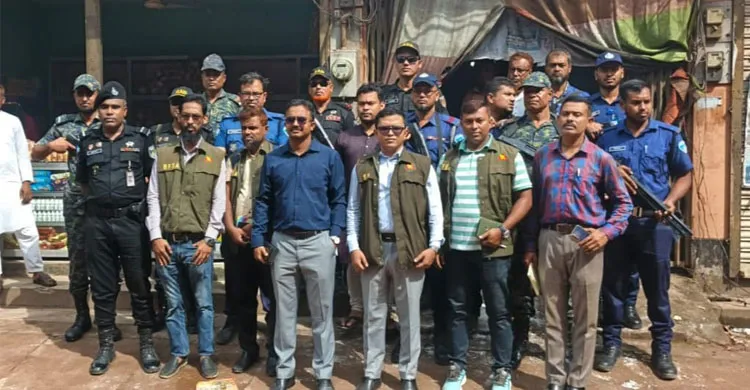 লক্ষ্মীপুরে অস্বাস্থ্যকর পরিবেশে খাবার তৈরির দায়ে বেকারির লাখ টাকা জরিমানা