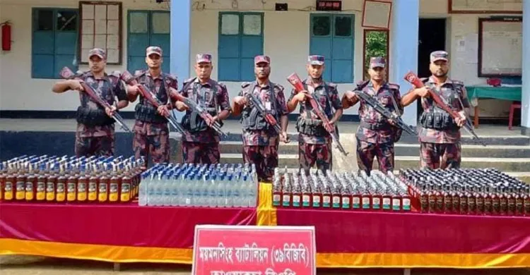 সীমান্তে ৭০৫ বোতল ভারতীয় মদ জব্দ