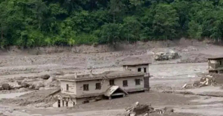 নেপালে মৃত বেড়ে ৬৭৫,অব্যাহত উদ্ধার অভিযান