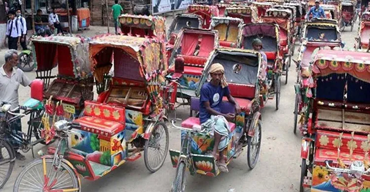 ঢাকার প্রধান সড়কে নিষিদ্ধ ই-রিকশা