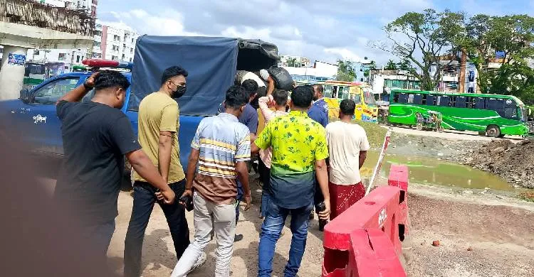 মাধবপুরে আবাসিক হোটেলে পুলিশের অভিযান, ম্যানেজারসহ আটক ১০