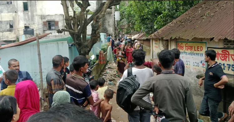 আশুলিয়ায় ভাড়া বাসা থেকে তিন মরদেহ উদ্ধার, পরিচয় শনাক্ত