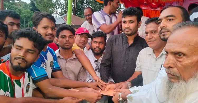 নাজিরপুরে ৮ দলীয় ফুটবল টুর্নামেন্টে চ্যাম্পিয়ন চিতলমারী একাদশ