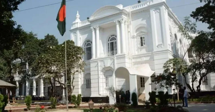 জুলাই অভ্যুত্থানের শহীদের বিচার চাইতে গিয়ে চরম নির্মমতার শিকার পরিবার: ট্রাইব্যুনালে স্ত্রীর আবেগঘন সাক্ষ্য