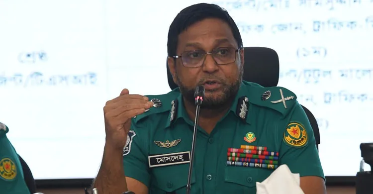 অপরাধ প্রতিরোধে সমন্বিতভাবে দায়িত্ব পালনের নির্দেশ ডিএমপি কমিশনারের