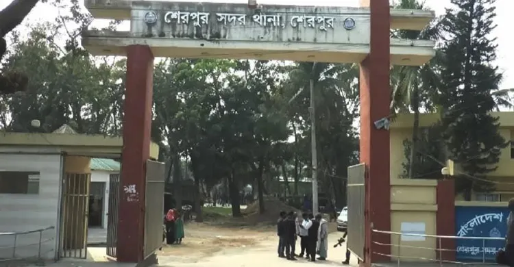 চাচিকে গলা কেটে হত্যা, ভাতিজা আটক
