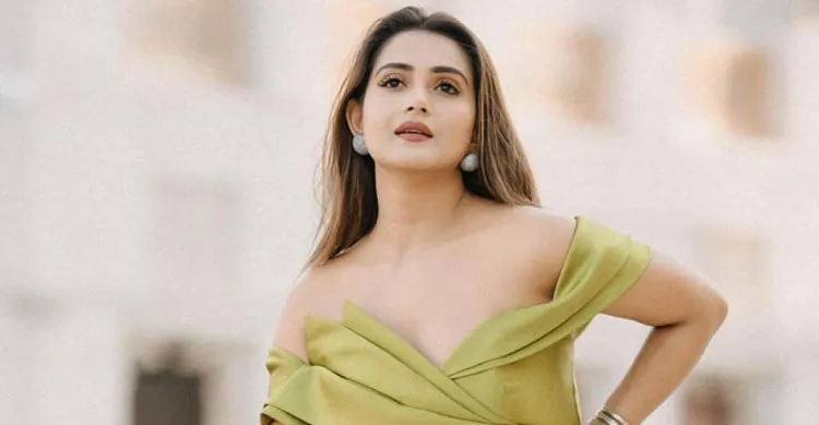 বাংলাদেশে নিজেকে নিরাপদ মনে করি না :তানজিন তিশা