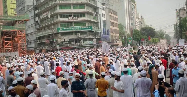 নীতিগত বিরোধ থাকলেও দাবি আদায়ে মাঠে সরব ইসলামী দলগুলো