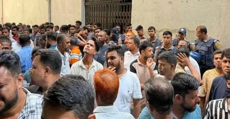 জাসদ কার্যালয়ে পুলিশের অভিযান, আ. লীগ সন্দেহে অর্ধশতাধিক আটক