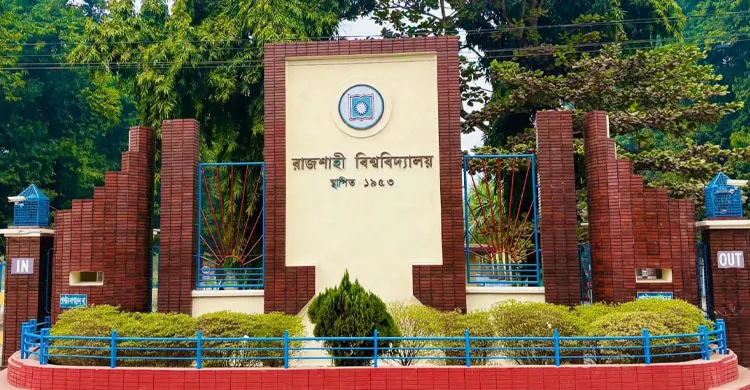 রাবিতে বেড়েছে সাপের উপদ্রব, চলতি বছরেই উদ্ধার ৮৫ সাপ