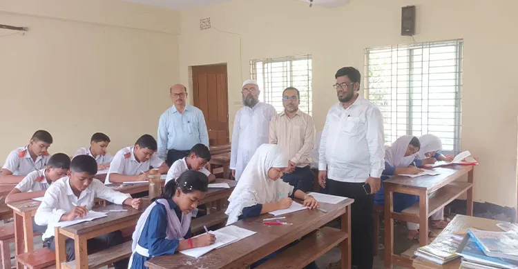 বই পড়ার পরীক্ষায় ৩৫৩ শিক্ষার্থী, খোঁজ ‘সেরা পাঠকের’
