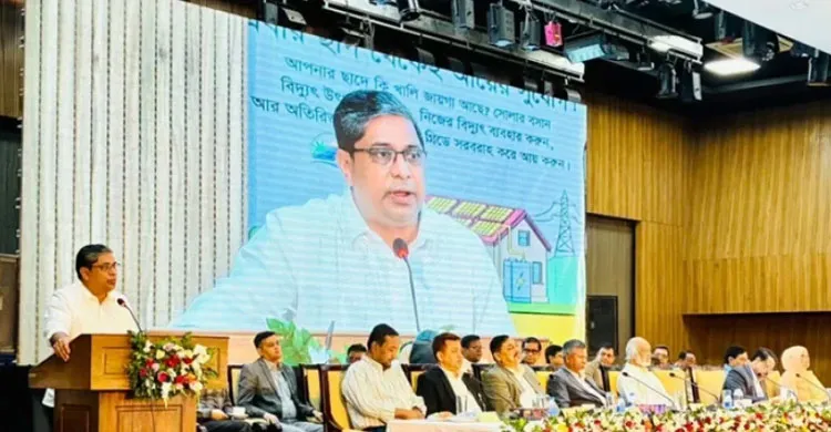 প্রধানমন্ত্রীর বাসভবনের সৌরবিদ্যুৎ থেকে জাতীয় গ্রিডে ১২০০ ইউনিট