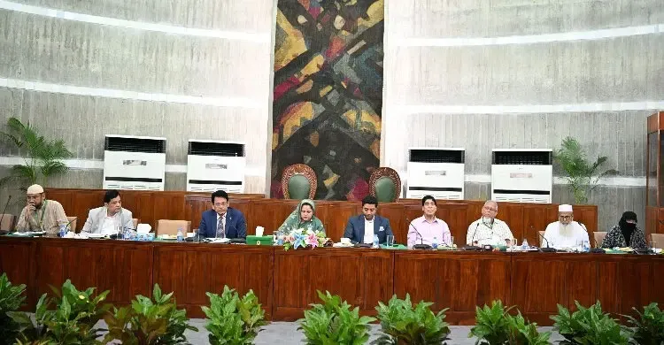 শিক্ষায় প্রযুক্তির ছোঁয়া, ৭ লাখ শিক্ষককে ট্যাব দেবে সরকার