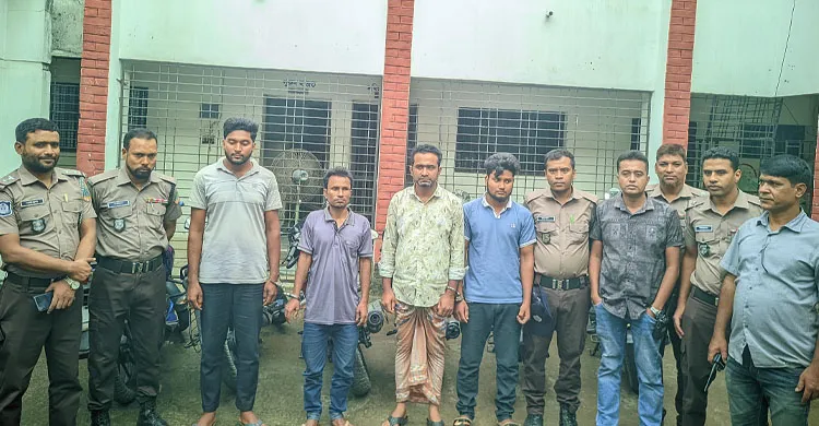 রংপুরে ৯টি চুরি হওয়া মোটরসাইকেল উদ্ধার, গ্রেফতার ৪