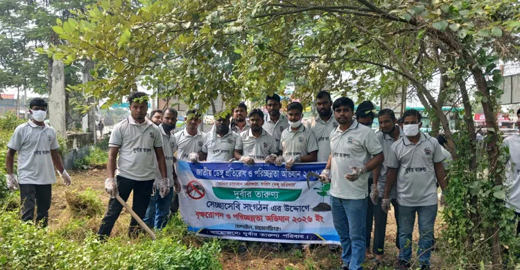নান্দাইলে দুর্বার তারুণ্য স্বেচ্ছাসেবী সংগঠনের উদ্যোগে ডেঙ্গু প্রতিরোধ পরিচ্ছন্নতা অভিযান