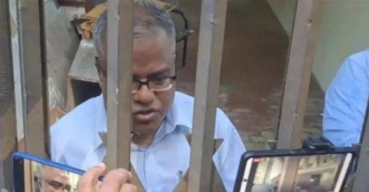 চুয়েটে ২১ ঘণ্টা ধরে অবরুদ্ধ উপাচার্য, অসুস্থ দুজন
