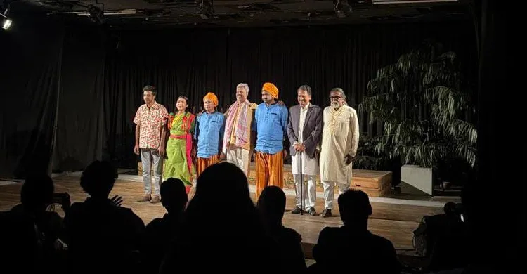 ঢাকায় অনুষ্ঠিত হয়ে গেলো পুঁথি পাঠের আসর ও নাটক ‘ফান্দে পড়িয়া’