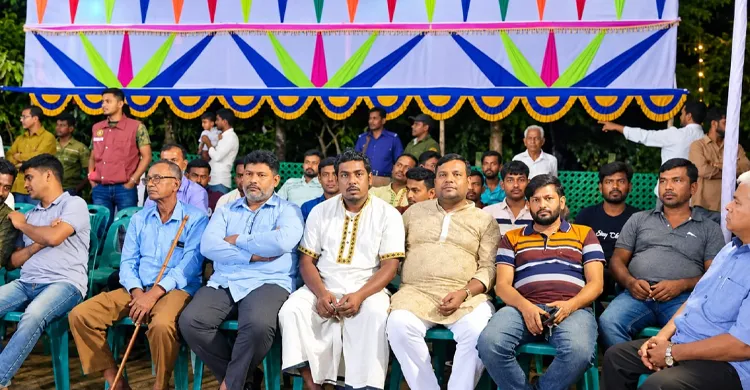 হরিরামপুরে হারুকান্দি ইউনিয়ন চেয়ারম্যান পদপ্রার্থীর দুর্গাপূজার মণ্ডপ পরিদর্শন
