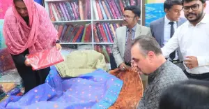 সোনারগাঁয়ের ঐতিহাসিক পানাম নগরী ও কারুশিল্প জাদুঘর পরিদর্শনে মার্কিন রাষ্ট্রদূত