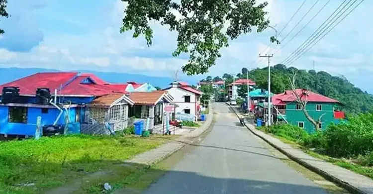 অবরোধকারীদের সঙ্গে গোলাগুলি, সেনা পাহারায় সাজেক ছাড়লো ৩ হাজার পর্যটক