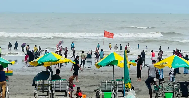 কক্সবাজার সৈকতে প্রাণহানি: নিখোঁজ দুই পর্যটকের একজনের মরদেহ উদ্ধার