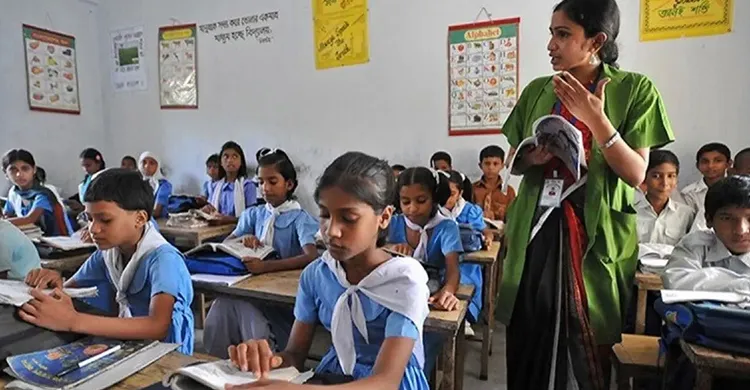 ১০ দিনের ছুটি শেষে আজ খুলেছে স্কুল-মাদরাসা, কলেজ খুলবে ১ নভেম্বর