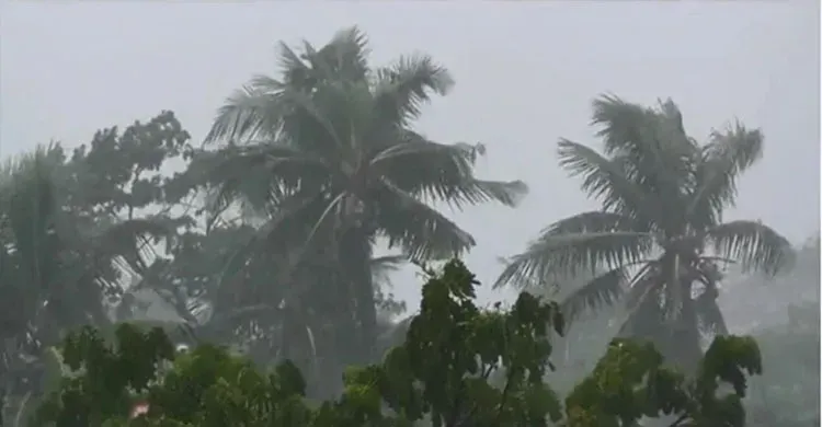 আট বিভাগেই বজ্রবৃষ্টির আভাস, কমতে পারে তাপমাত্রা